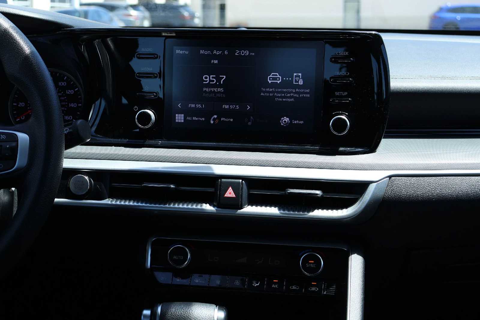 Thumbnail: 2023 Kia K5 - 16