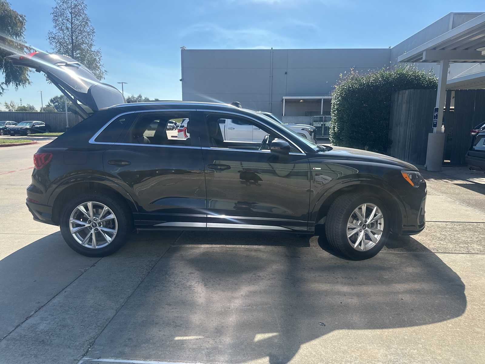 Thumbnail: 2022 Audi Q3 - 4