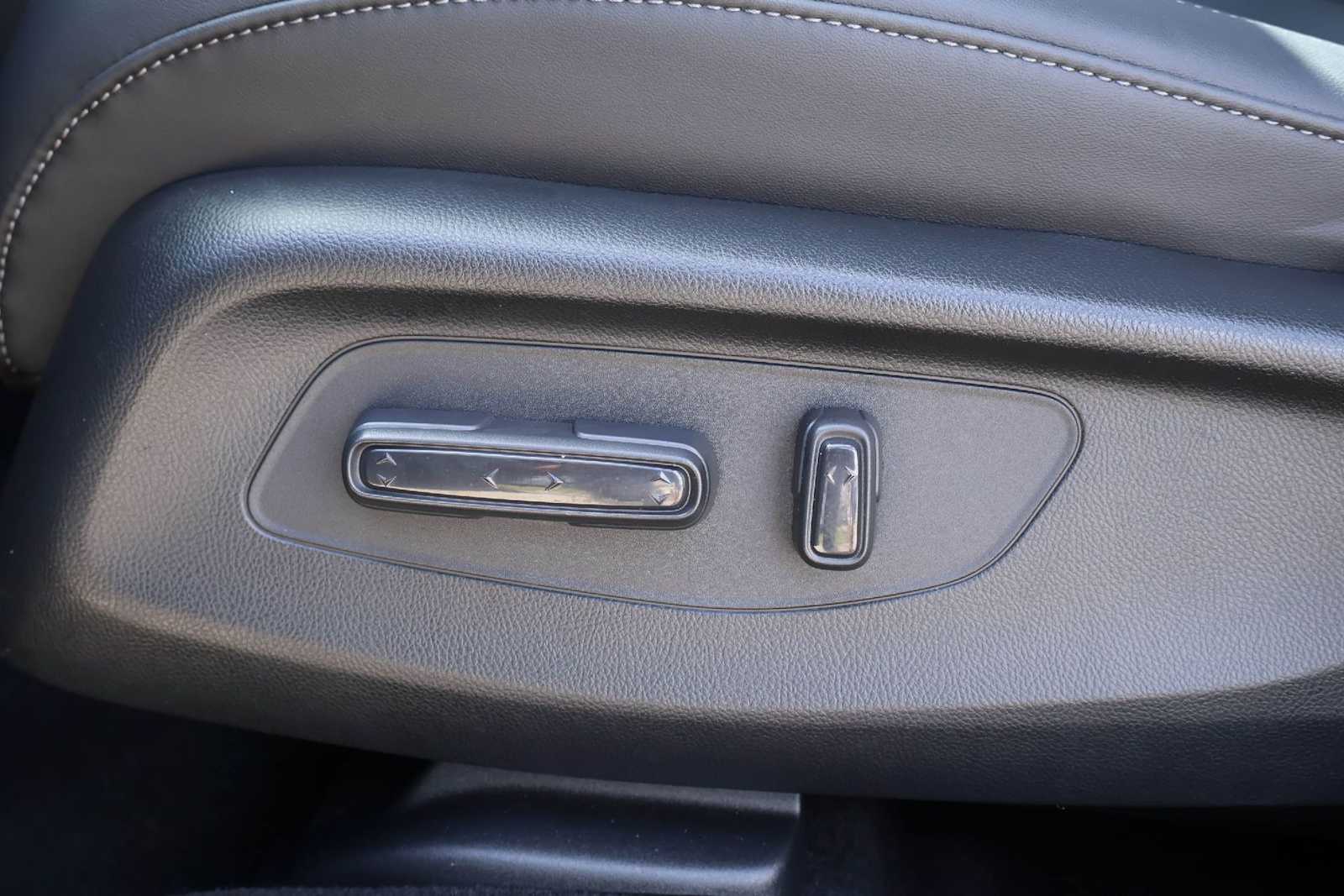 Thumbnail: 2025 Acura ADX - 24