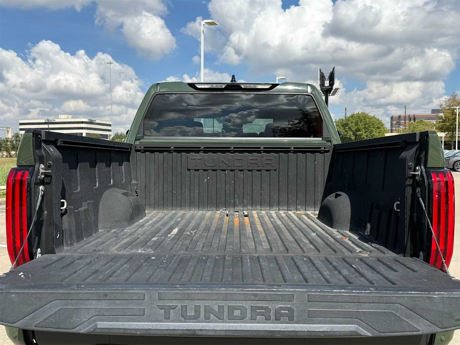 Thumbnail: 2022 Toyota Tundra - 19