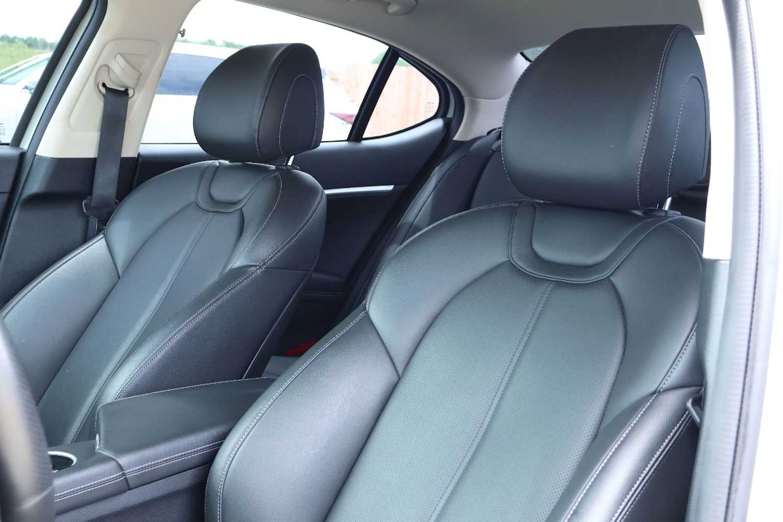 Thumbnail: 2025 Genesis G70 - 11