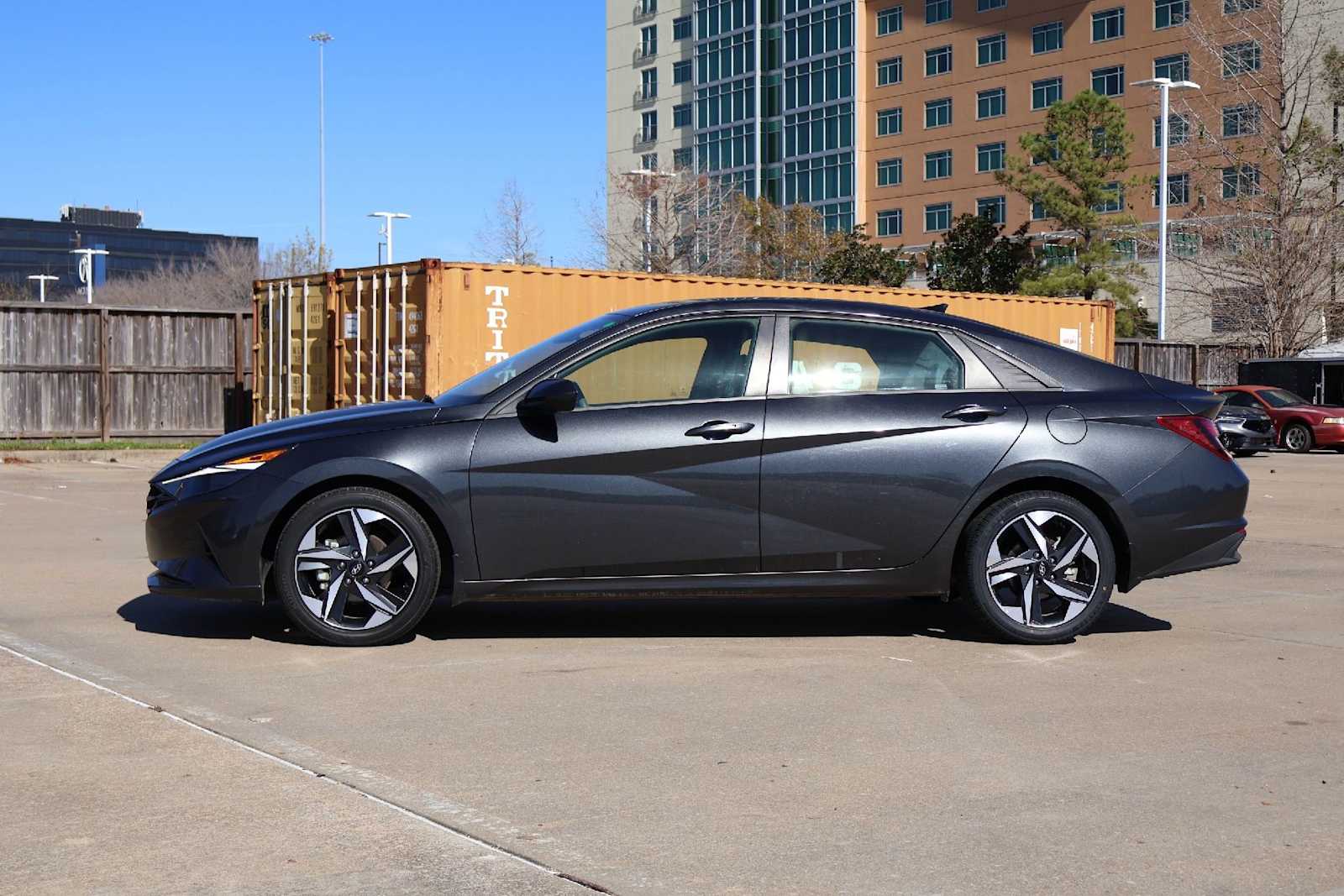 Thumbnail: 2023 Hyundai Elantra - 3