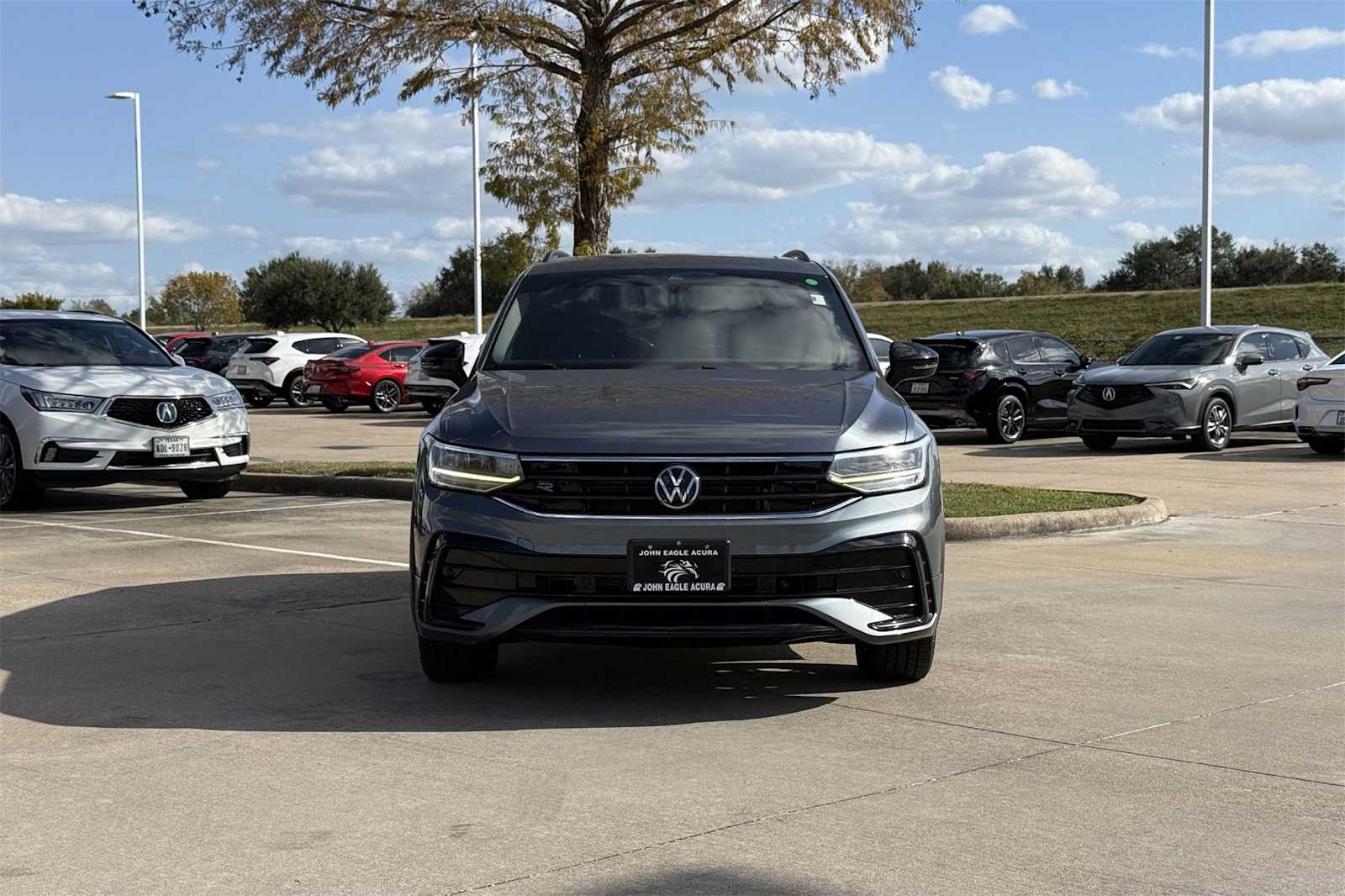 Thumbnail: 2022 Volkswagen Tiguan - 6
