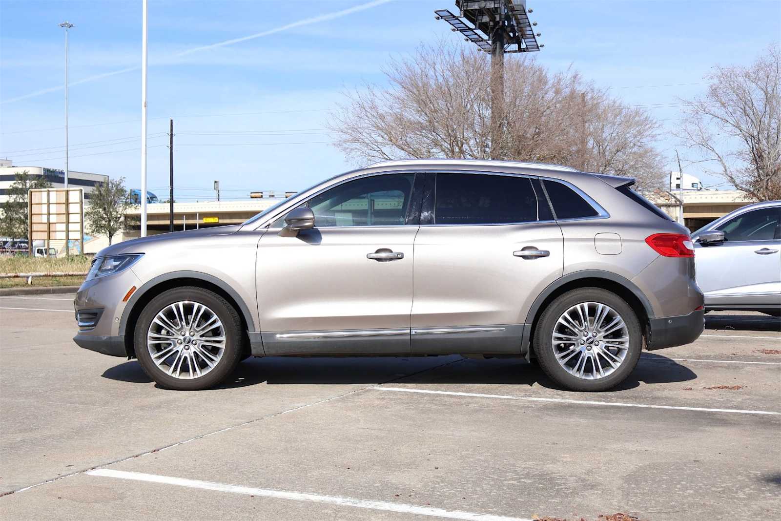 Thumbnail: 2018 Lincoln MKX - 3