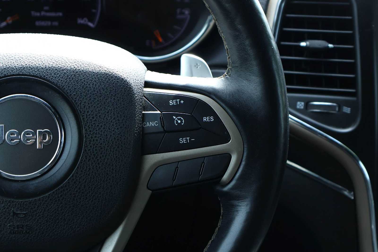 Thumbnail: 2017 Jeep Grand Cherokee - 23