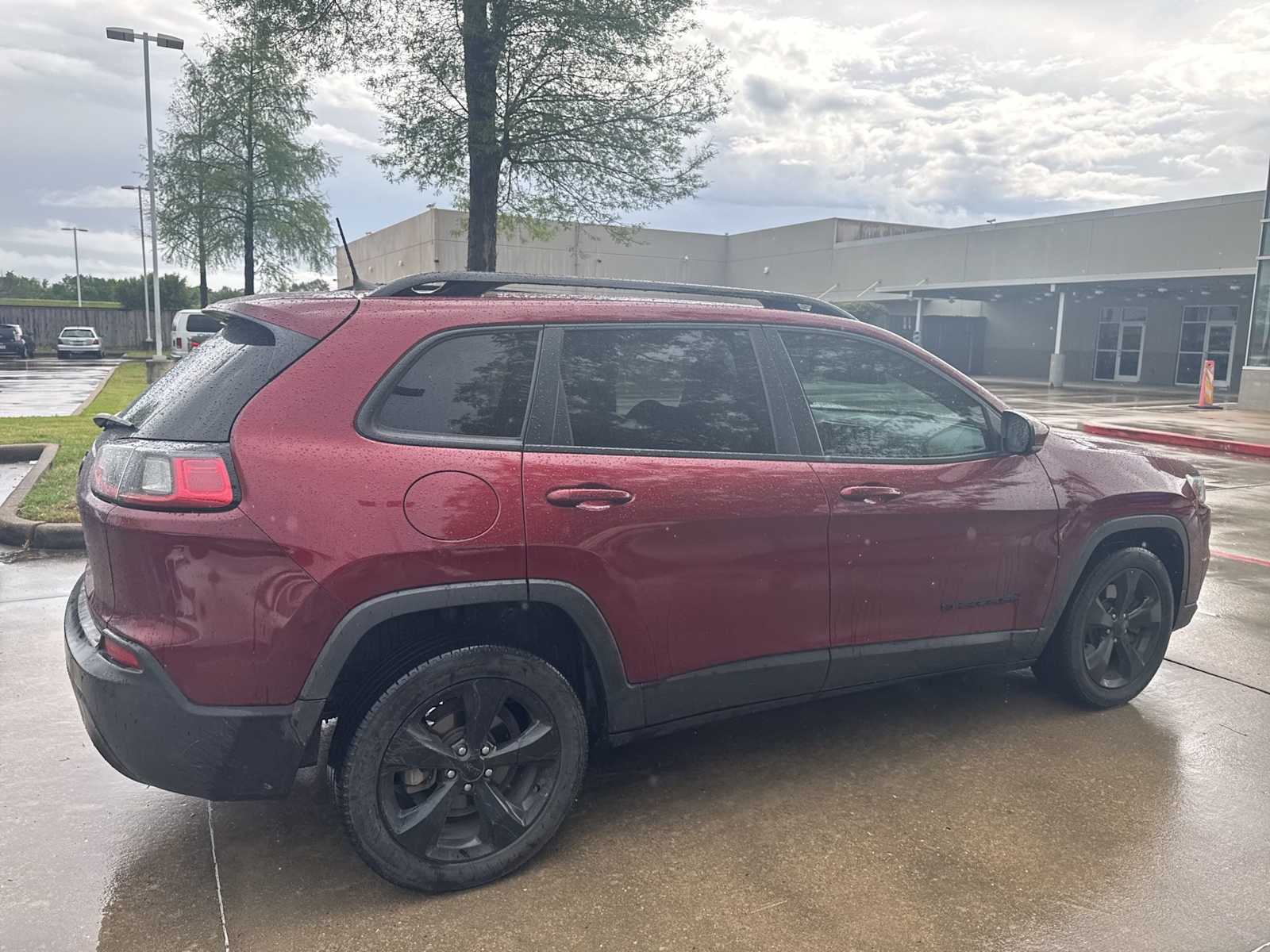 Thumbnail: 2021 Jeep Cherokee - 4