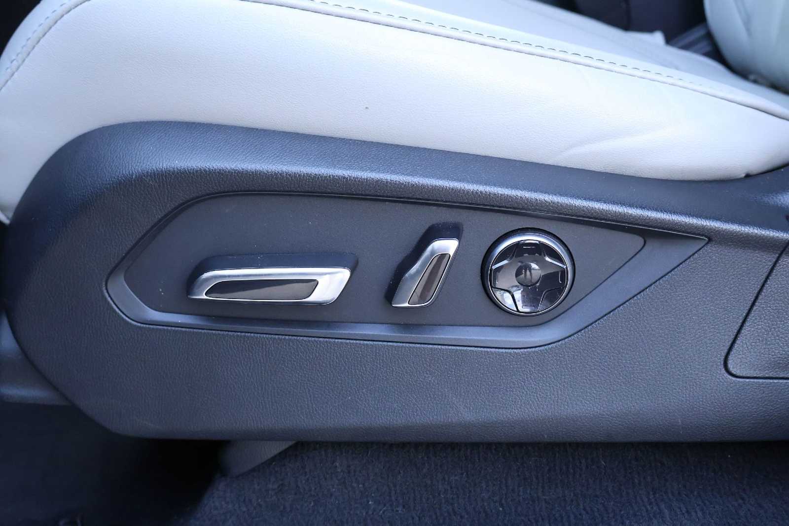 Thumbnail: 2023 Acura MDX - 24