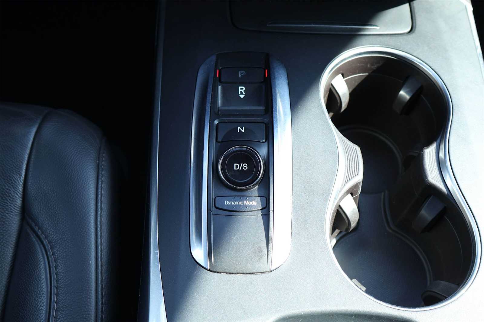 Thumbnail: 2018 Acura MDX - 17