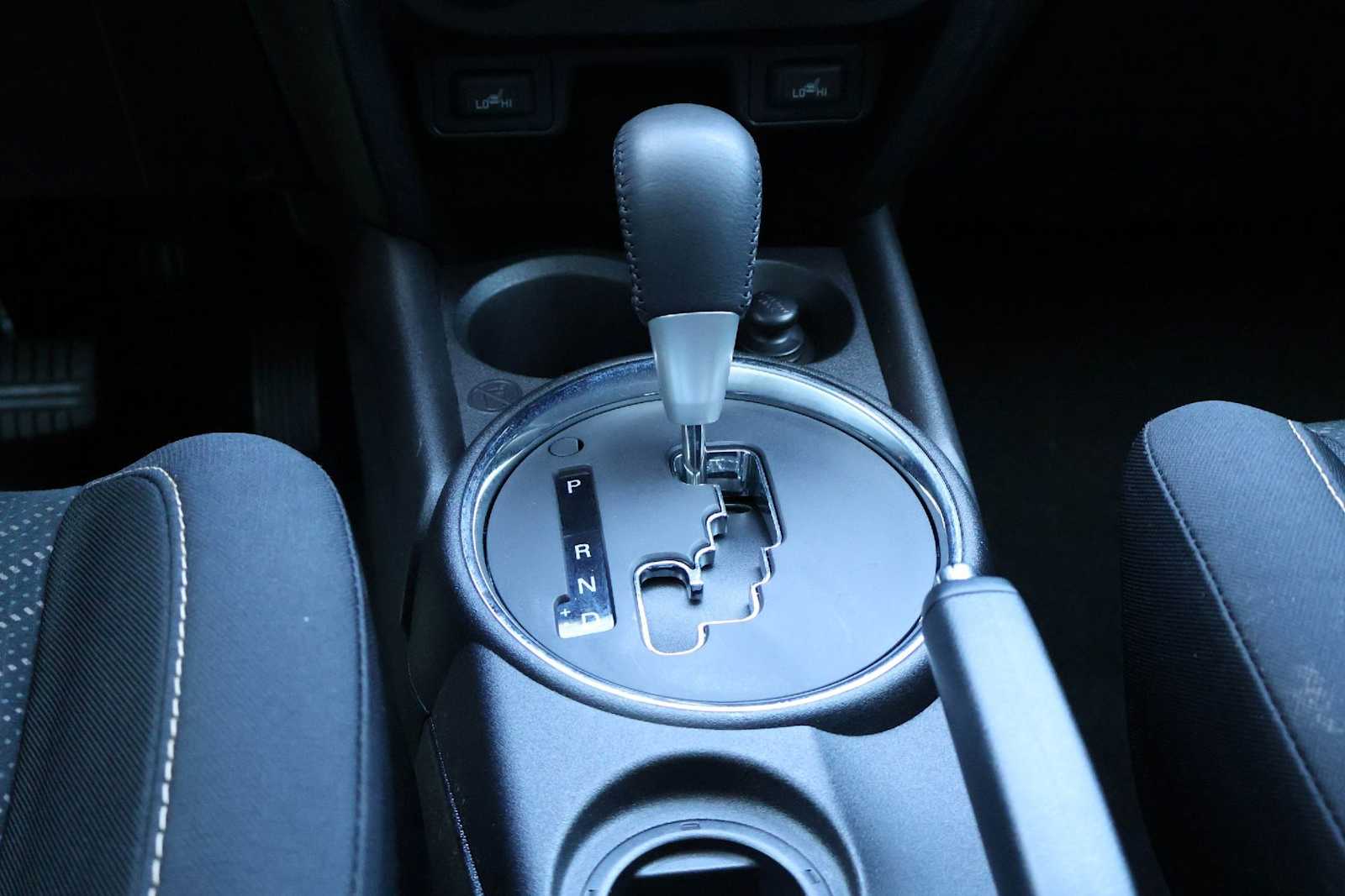 Thumbnail: 2015 Mitsubishi Outlander Sport - 17