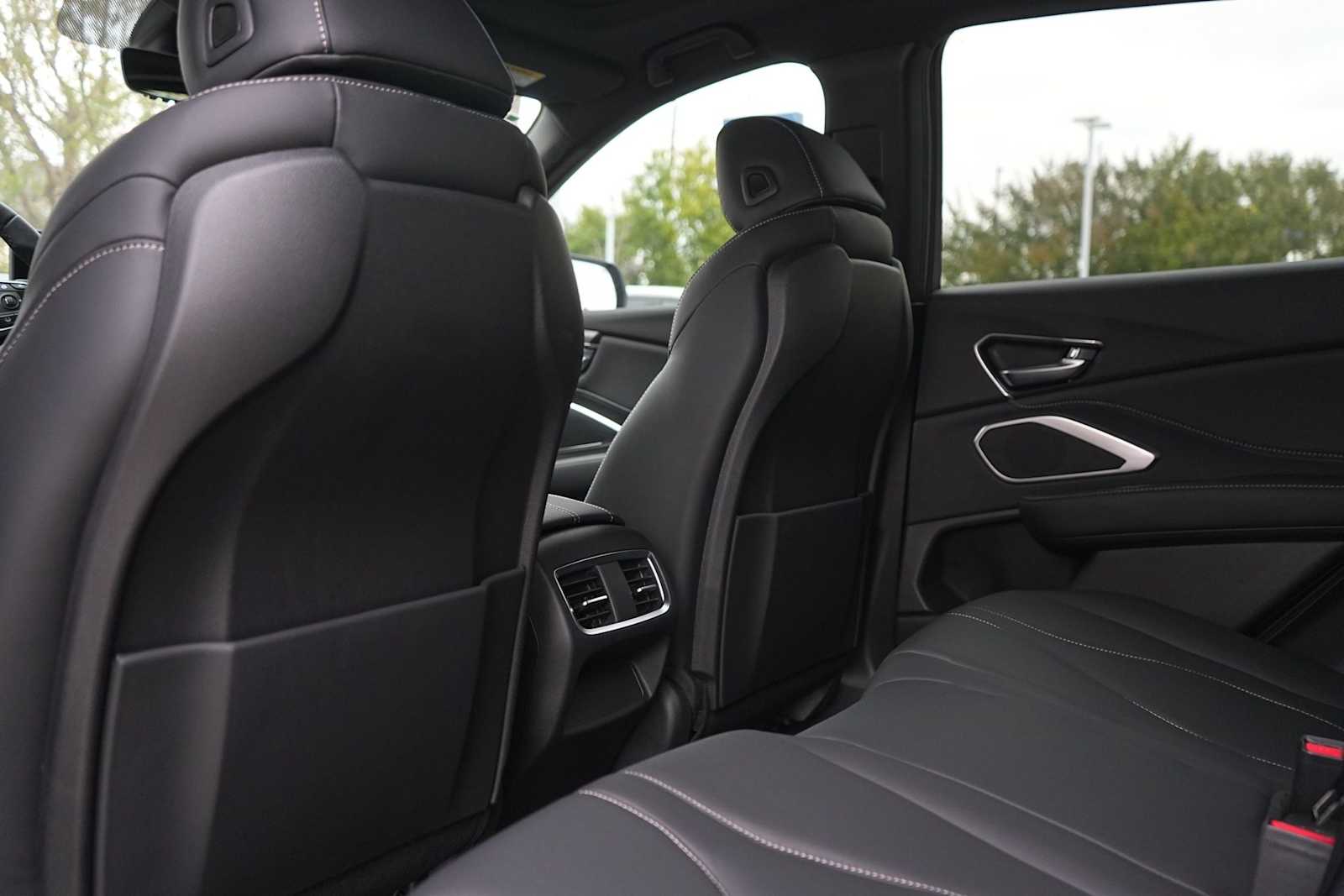 Thumbnail: 2025 Acura RDX - 12