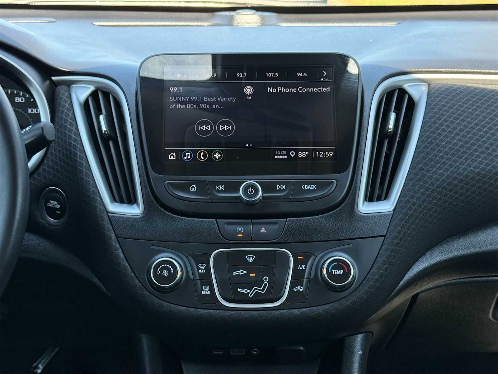 Thumbnail: 2024 Chevrolet Malibu - 16