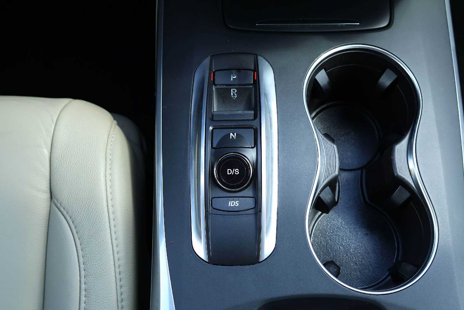 Thumbnail: 2016 Acura MDX - 17