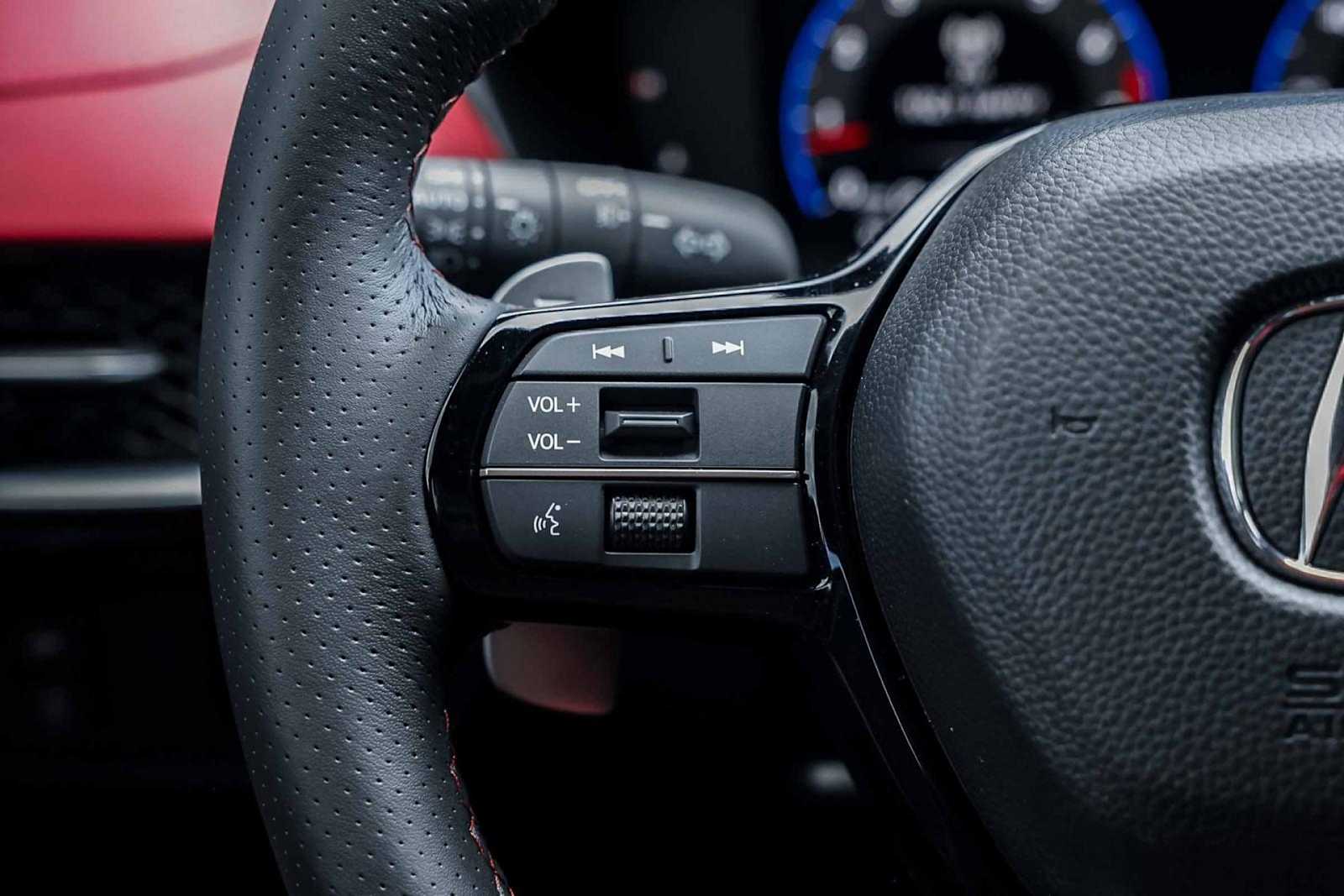 Thumbnail: 2025 Acura ADX - 19