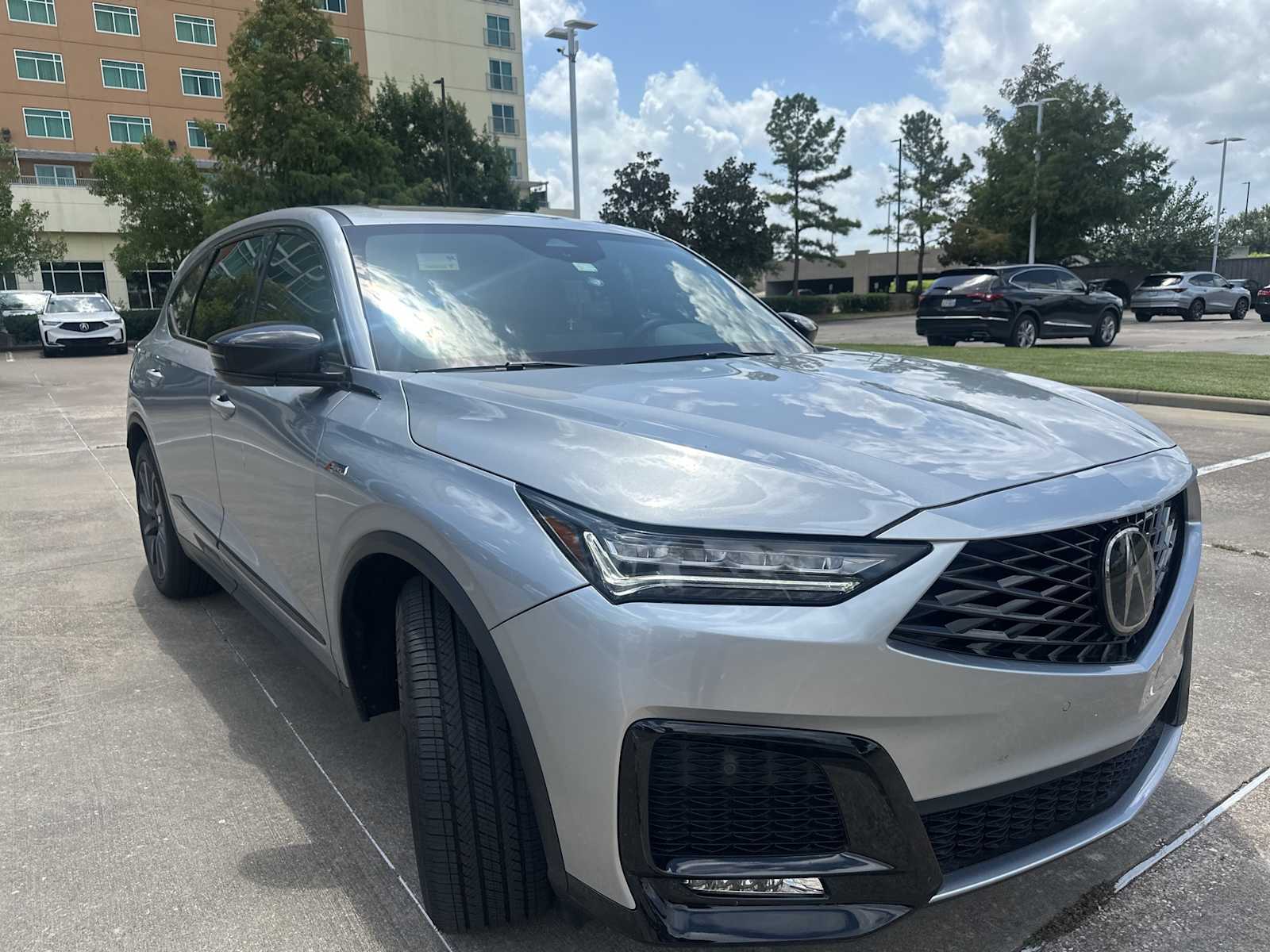 Thumbnail: 2025 Acura MDX - 3