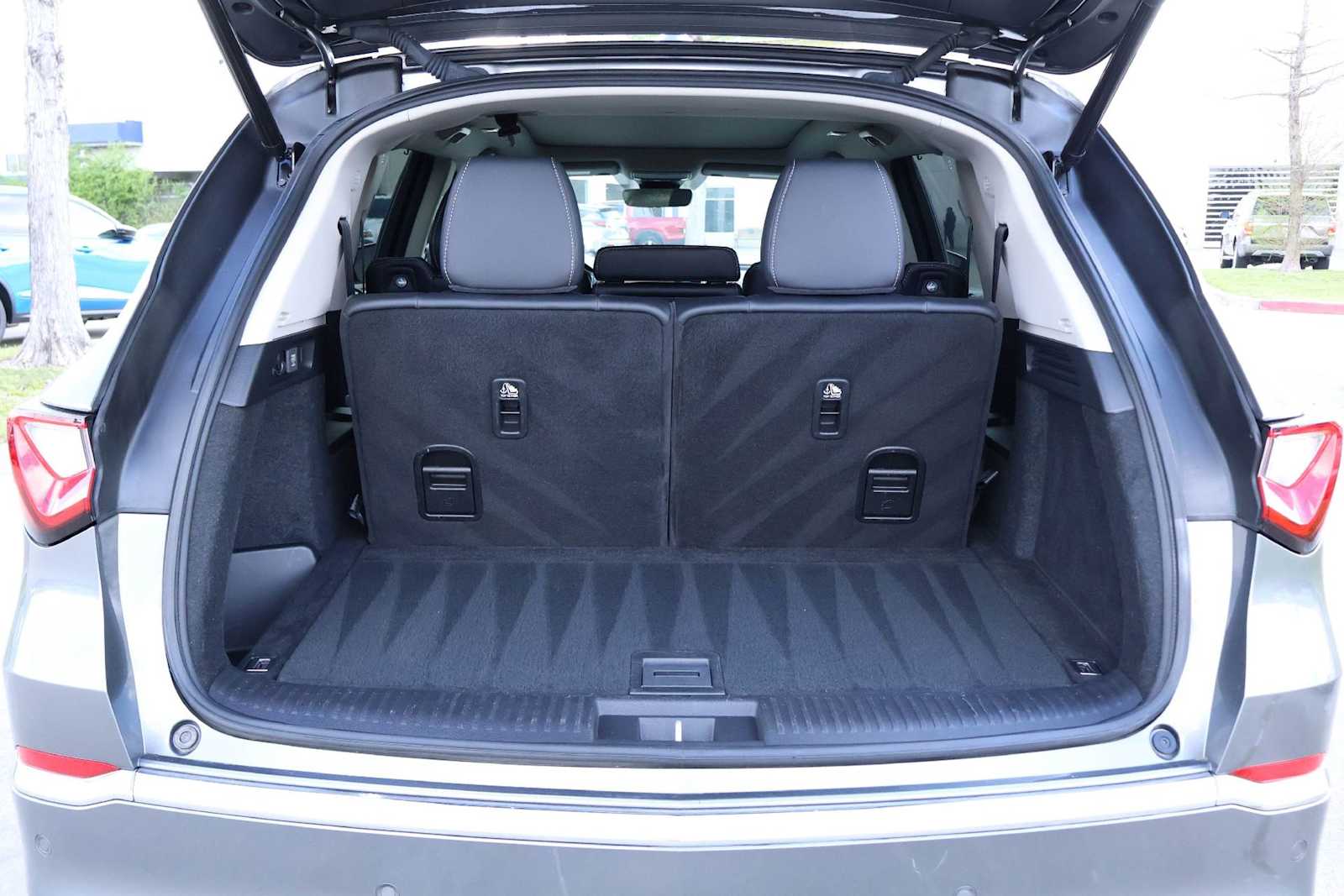 Thumbnail: 2023 Acura MDX - 19