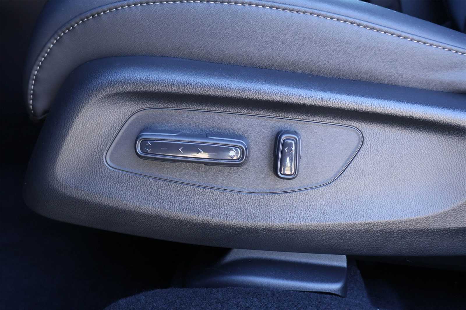 Thumbnail: 2025 Acura ADX - 24