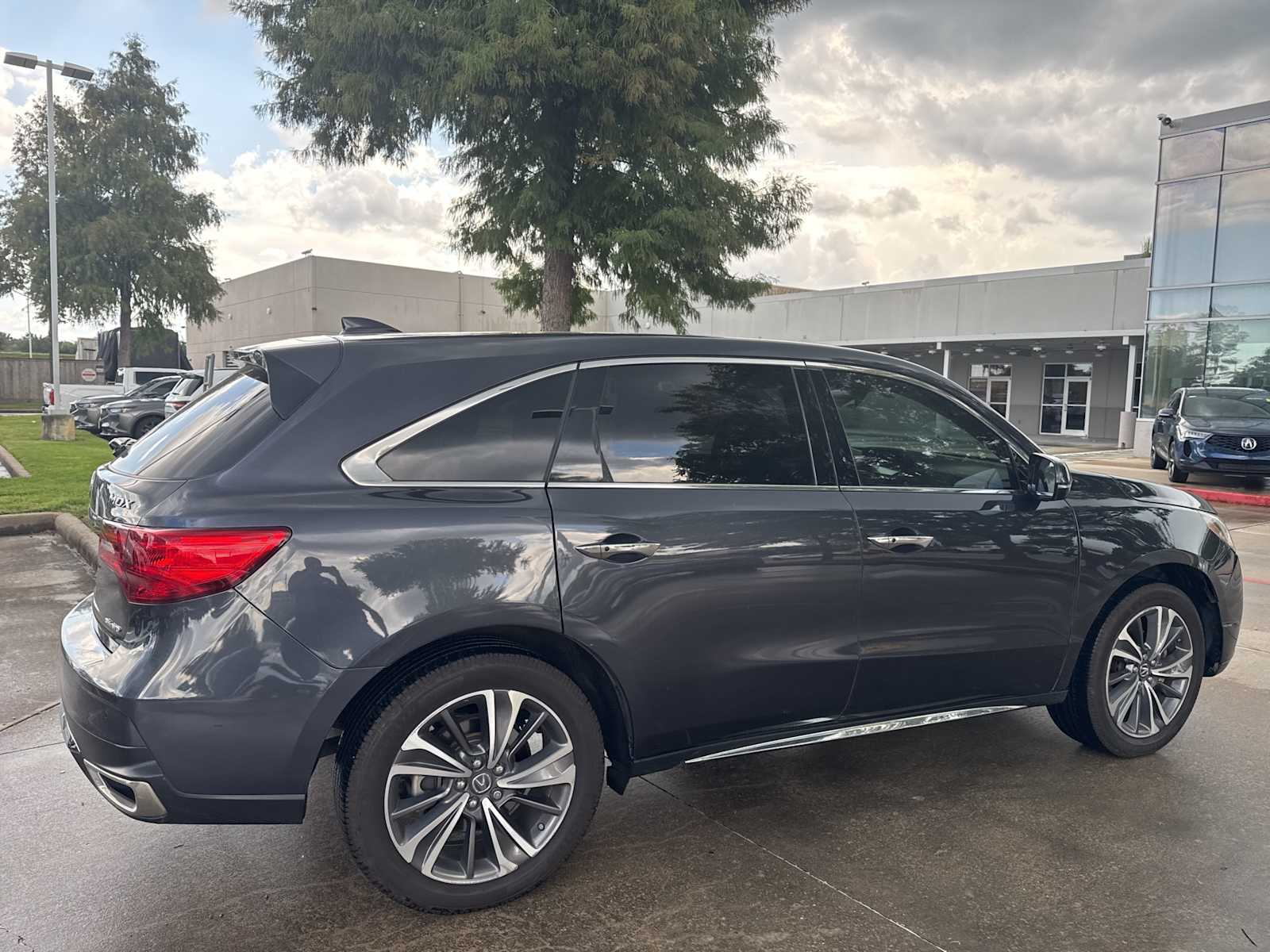 Thumbnail: 2019 Acura MDX - 4