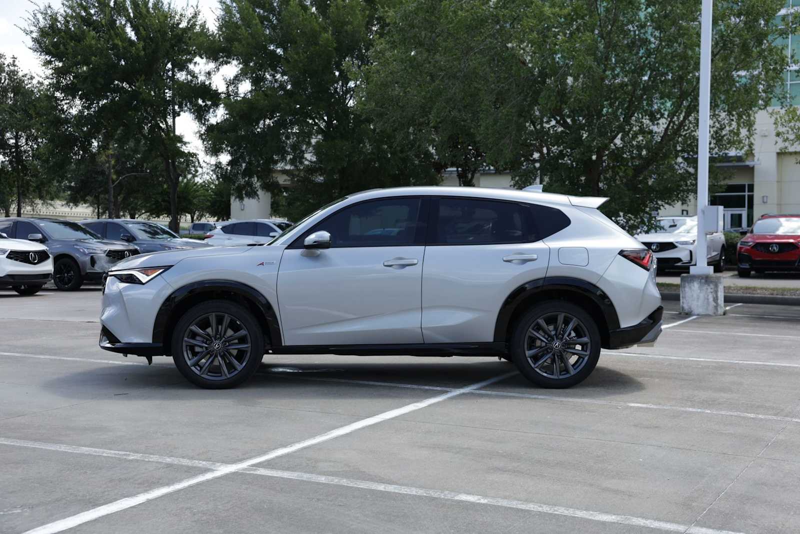 Thumbnail: 2025 Acura ADX - 4