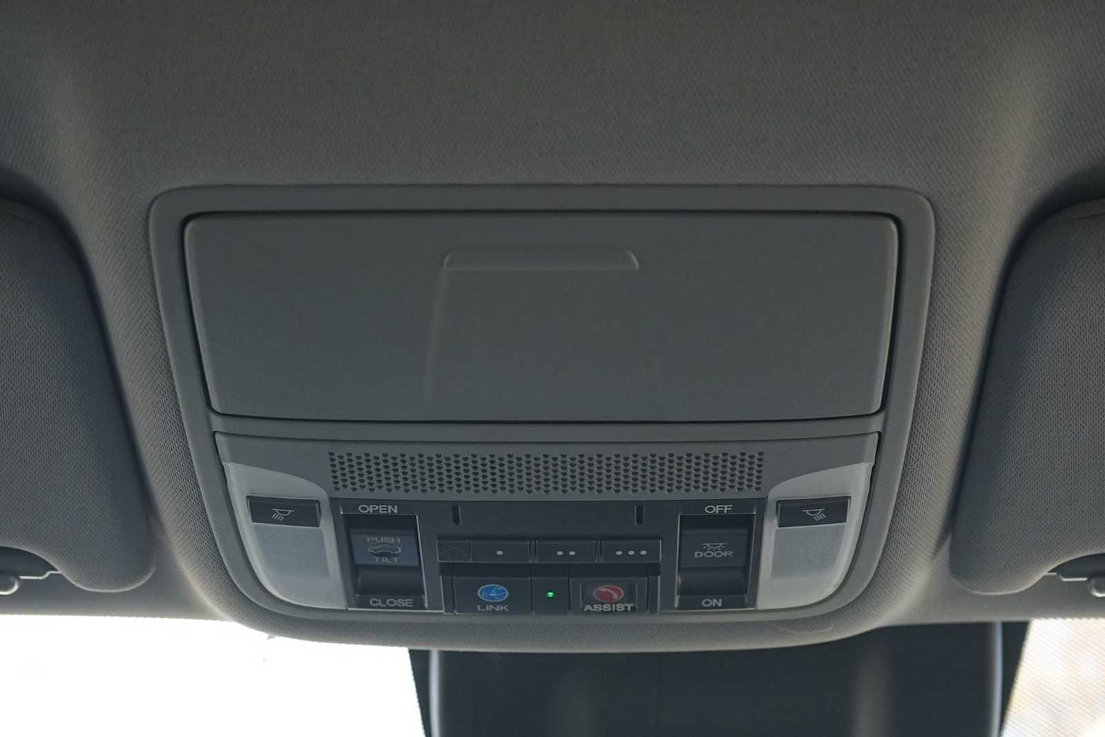 Thumbnail: 2017 Acura MDX - 23