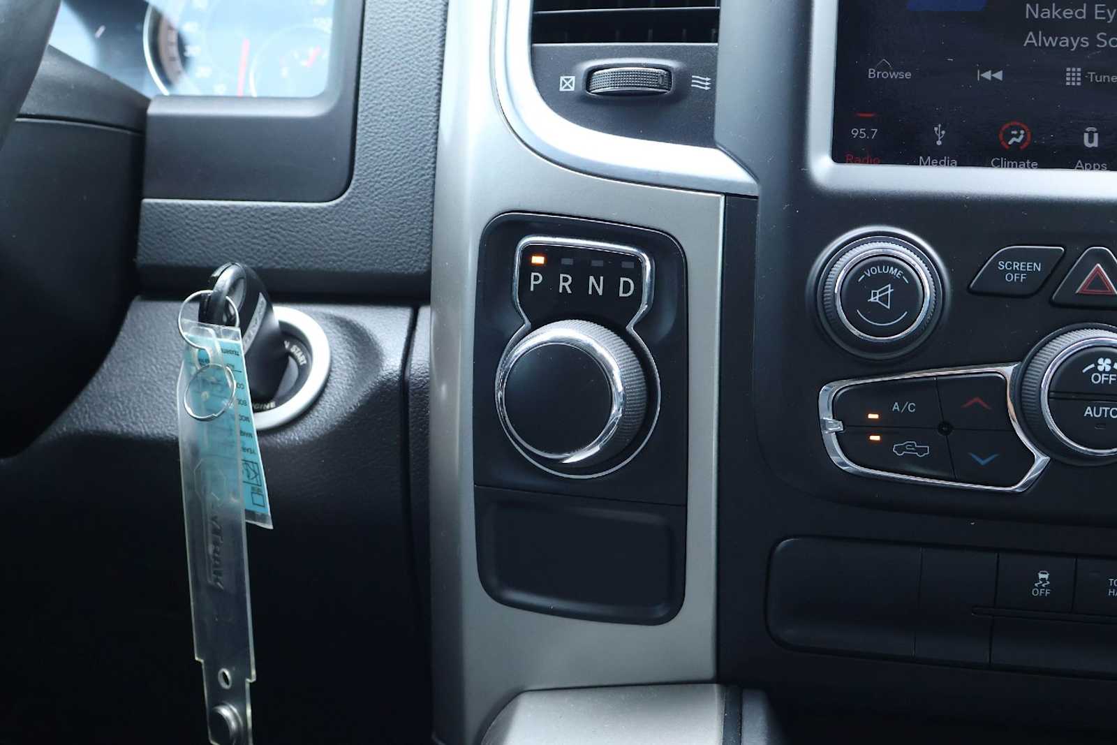 Thumbnail: 2019 RAM 1500 Classic - 17