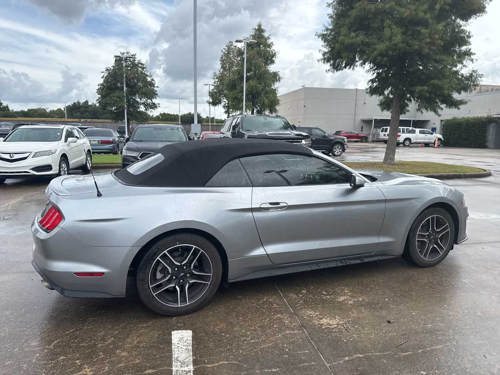 Thumbnail: 2022 Ford Mustang - 4
