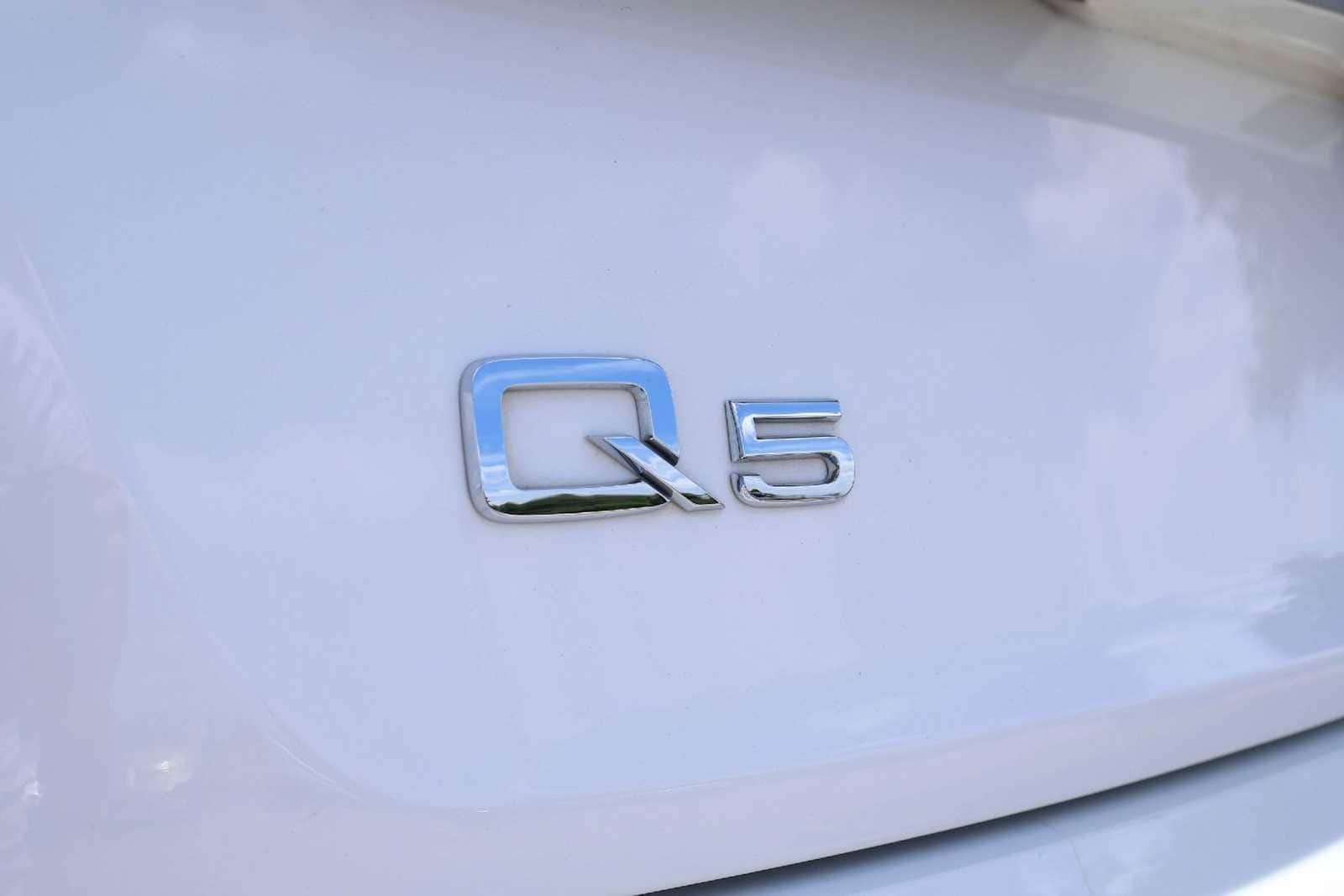 Thumbnail: 2023 Audi Q5 - 7