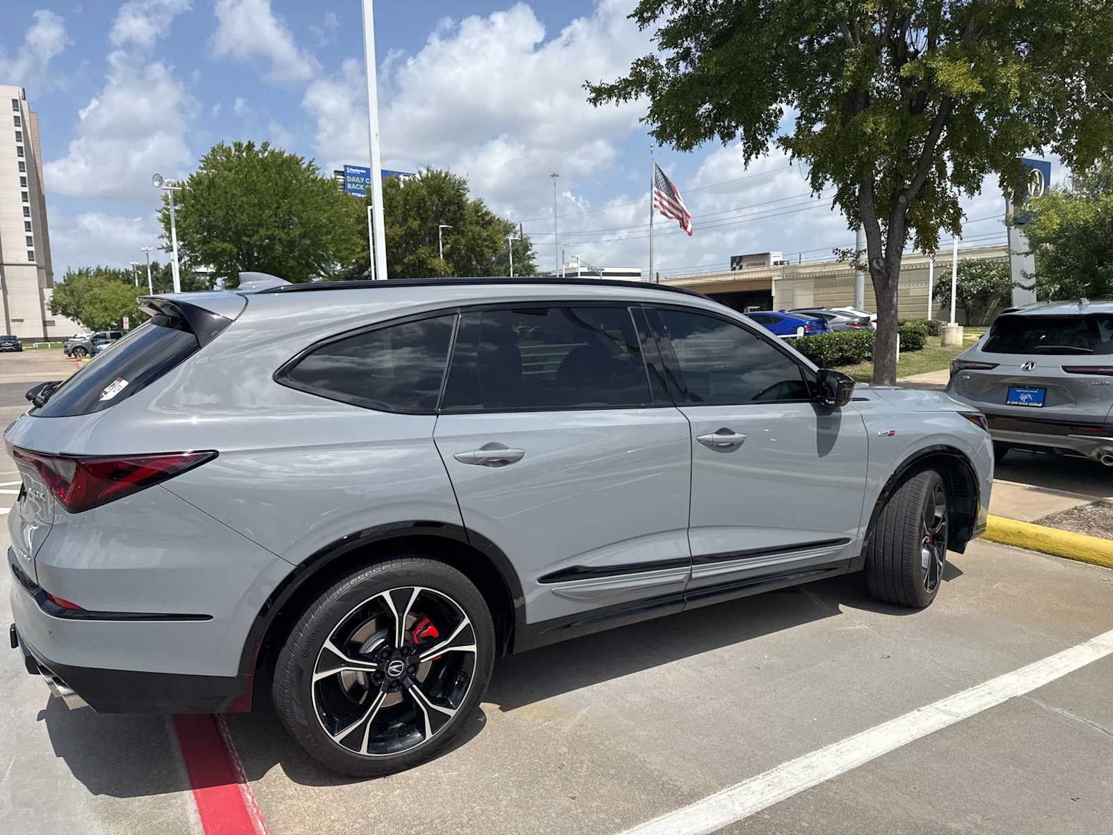 Thumbnail: 2025 Acura MDX - 4