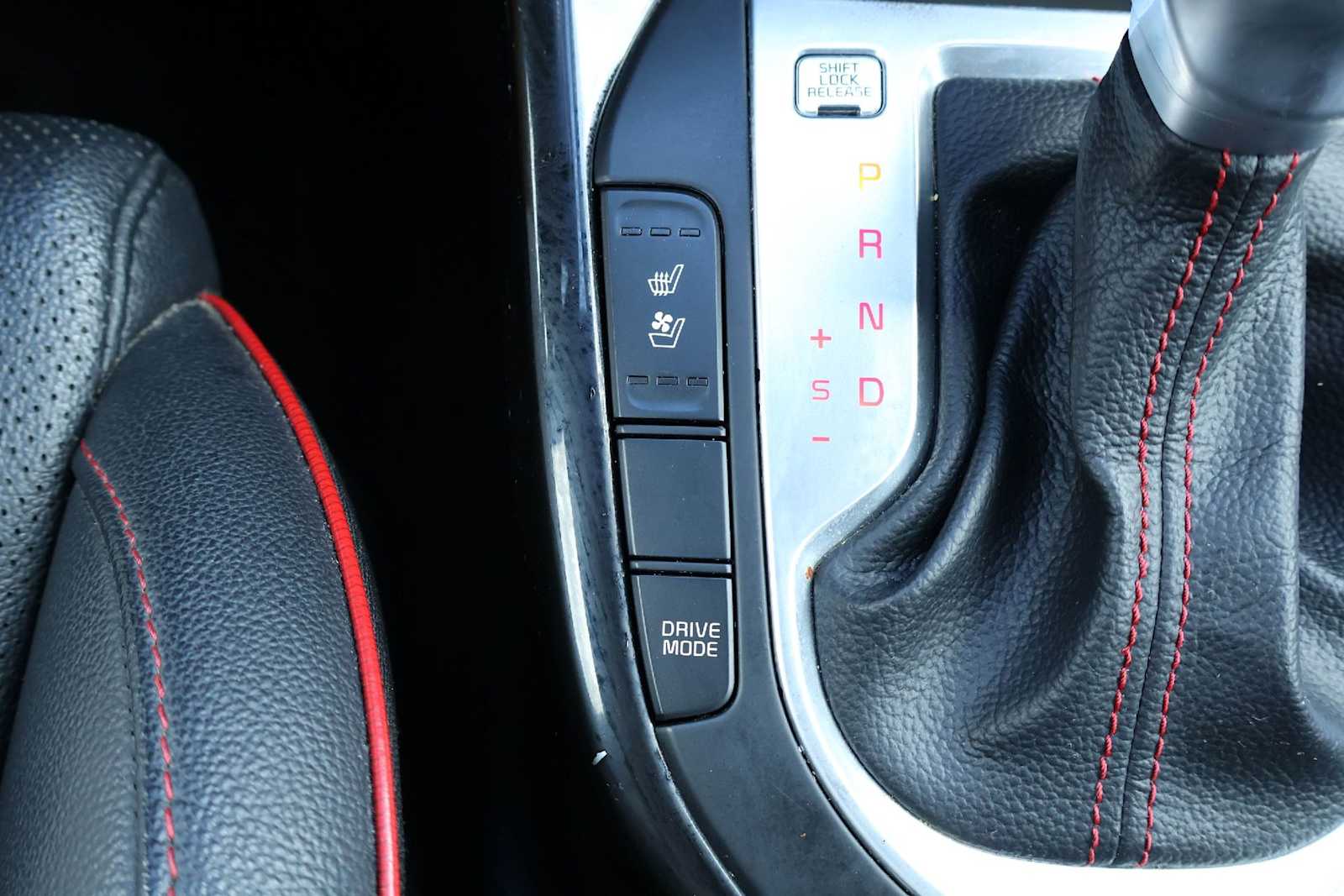 Thumbnail: 2020 Kia Forte - 26