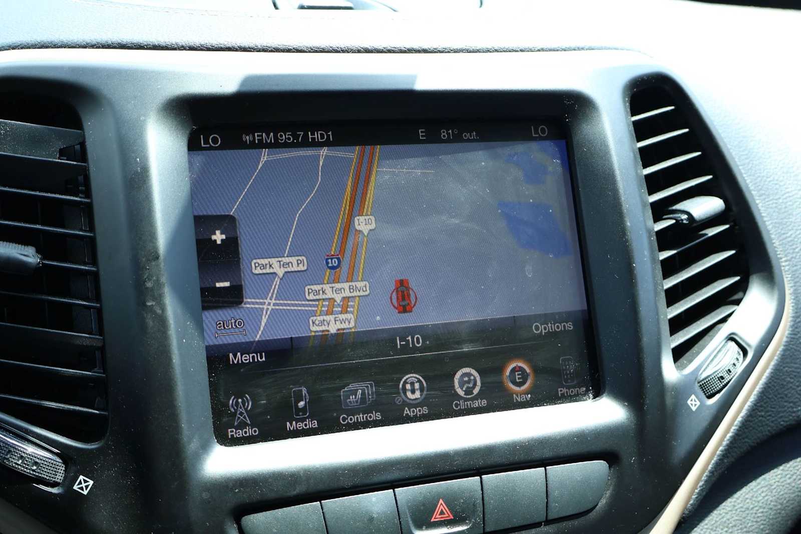 Thumbnail: 2014 Jeep Cherokee - 28