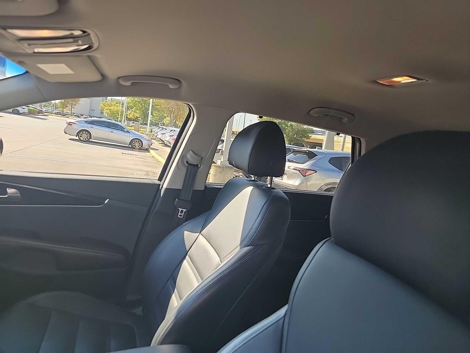 Thumbnail: 2018 Kia Sorento - 9