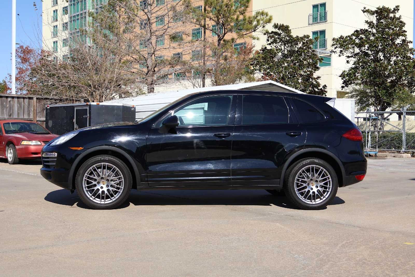 Thumbnail: 2014 Porsche Cayenne - 3