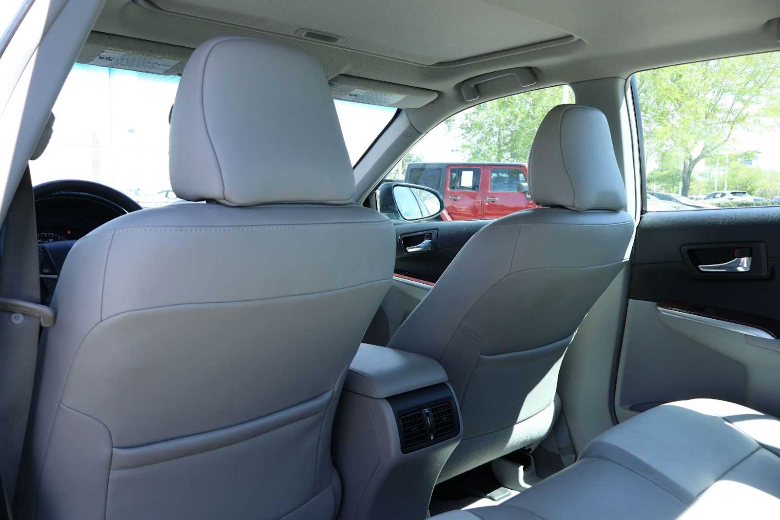 Thumbnail: 2013 Toyota Camry - 12