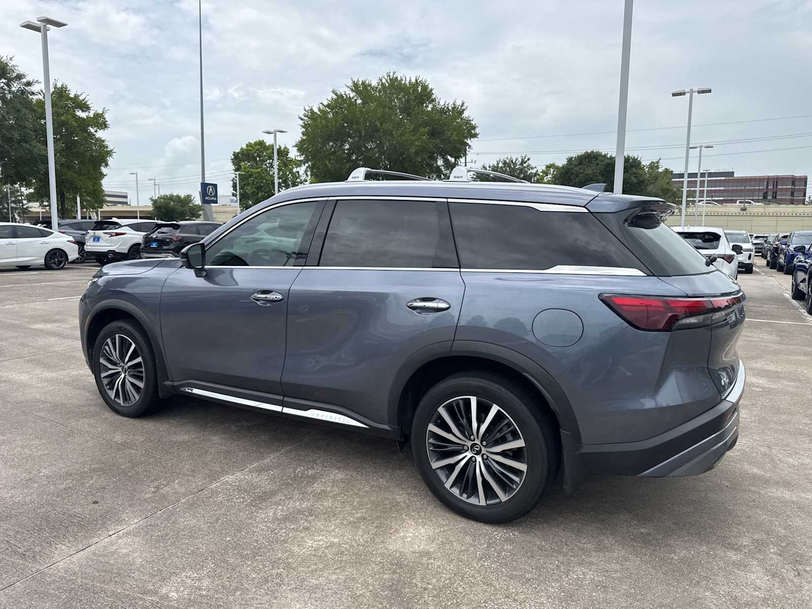 Thumbnail: 2023 INFINITI QX60 - 3