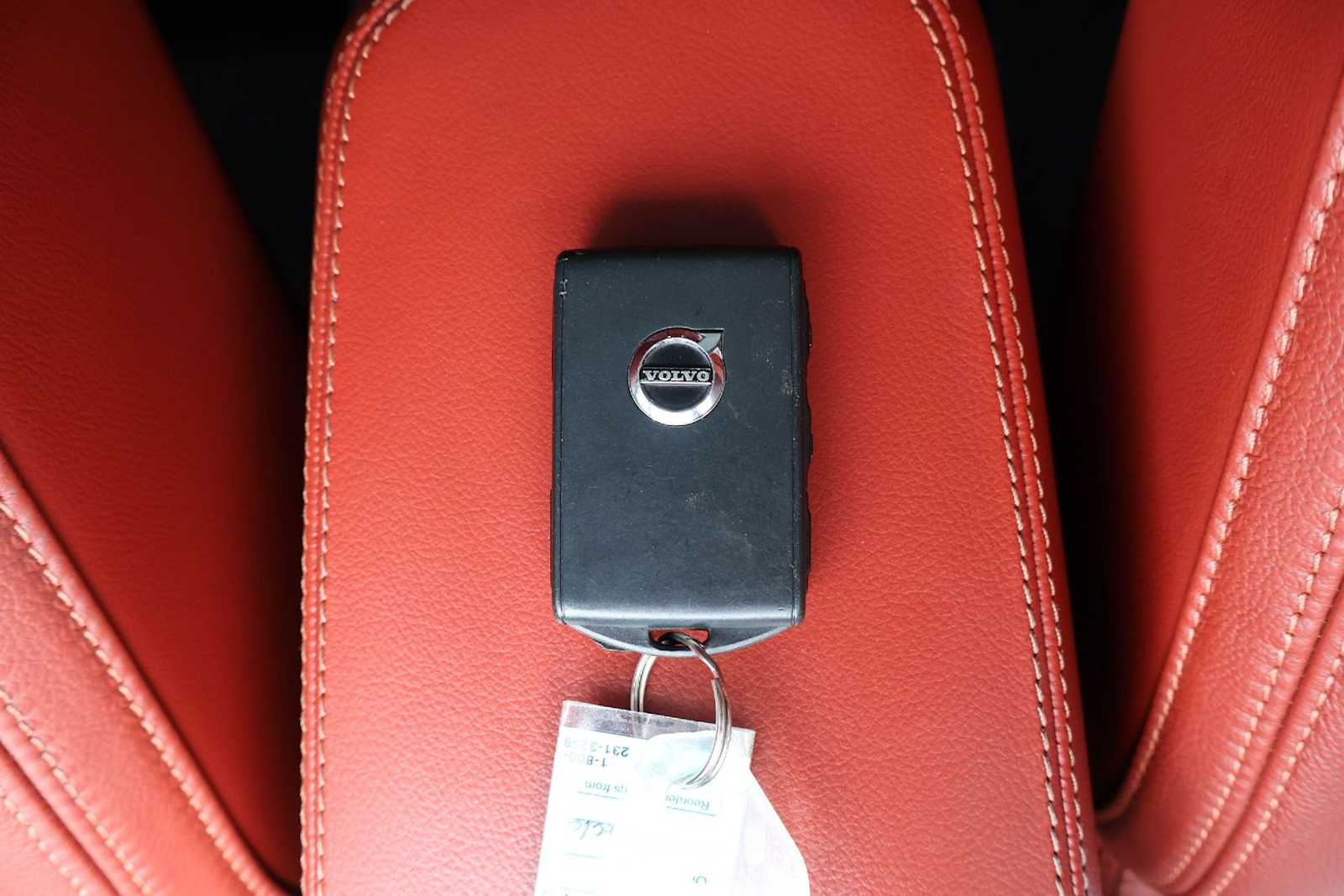 Thumbnail: 2019 Volvo XC40 - 19
