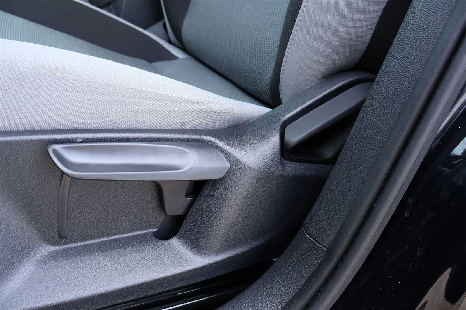 Thumbnail: 2022 Volkswagen Taos - 24