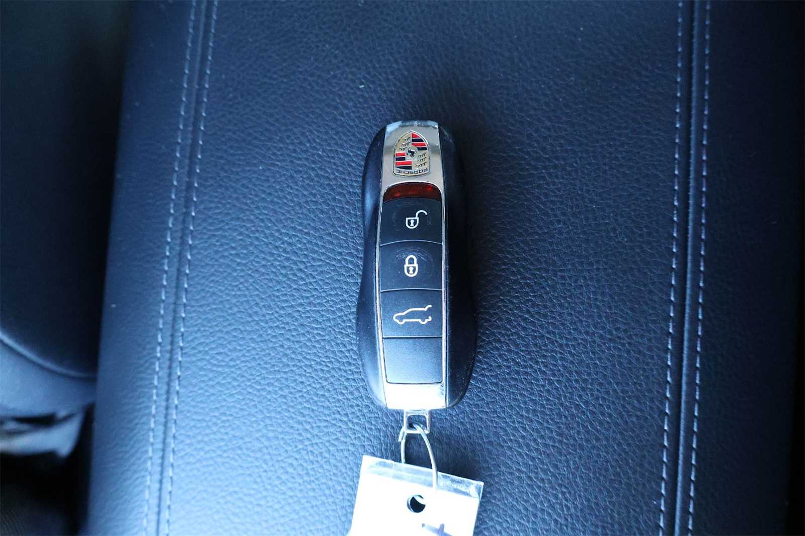 Thumbnail: 2014 Porsche Cayenne - 20