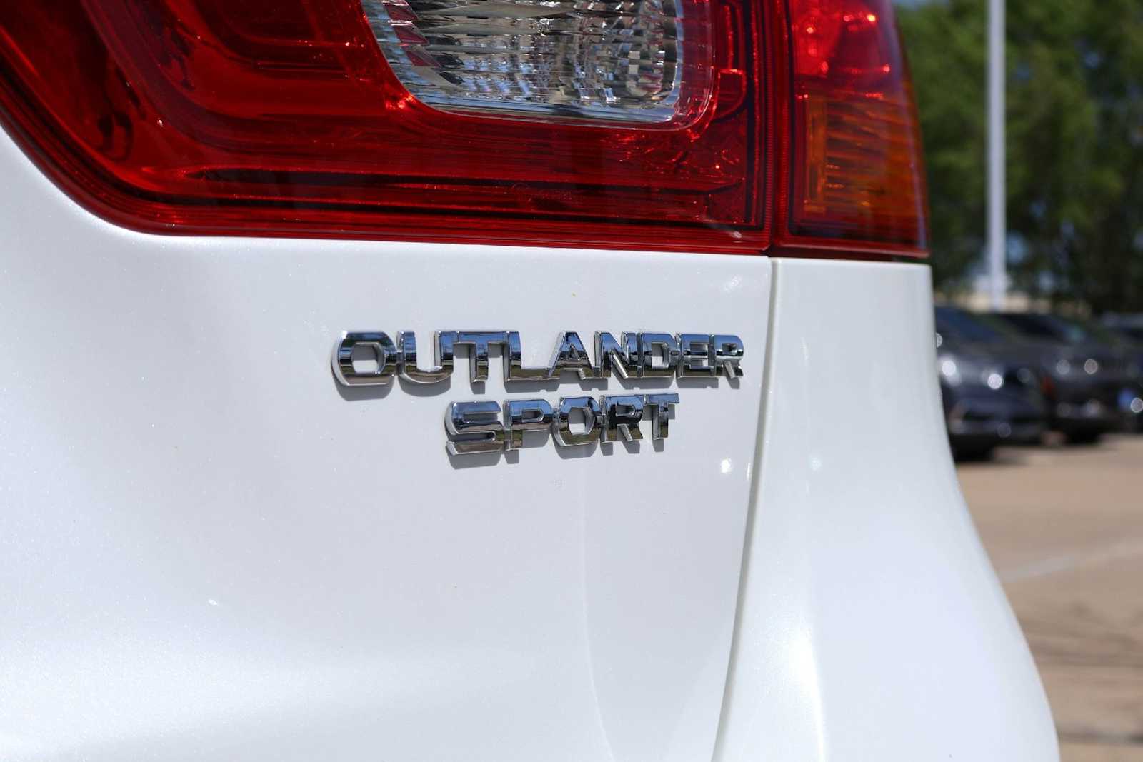 Thumbnail: 2015 Mitsubishi Outlander Sport - 7