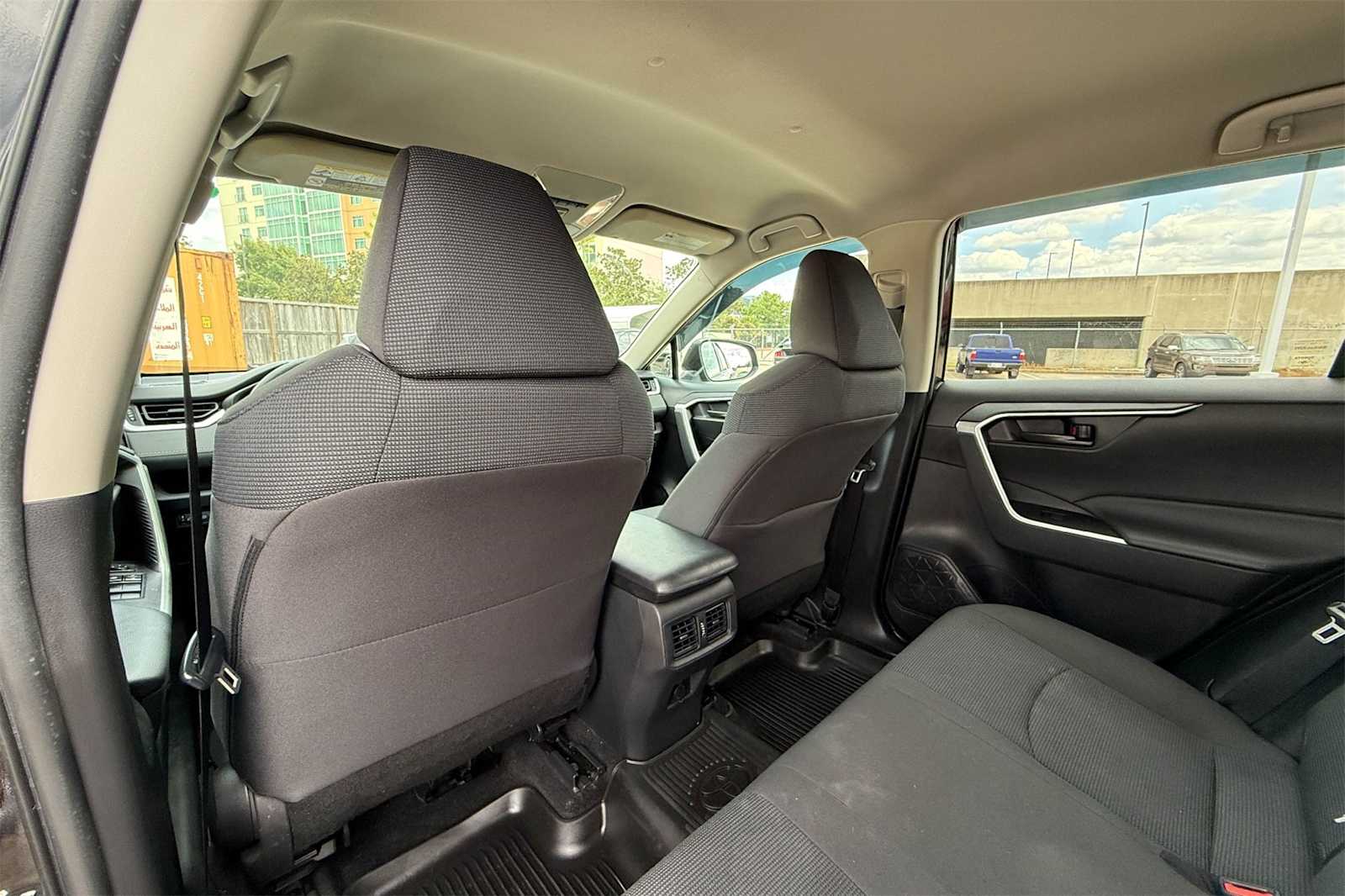 Thumbnail: 2022 Toyota RAV4 - 12