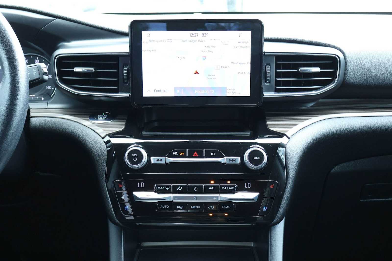 Thumbnail: 2021 Ford Explorer - 16