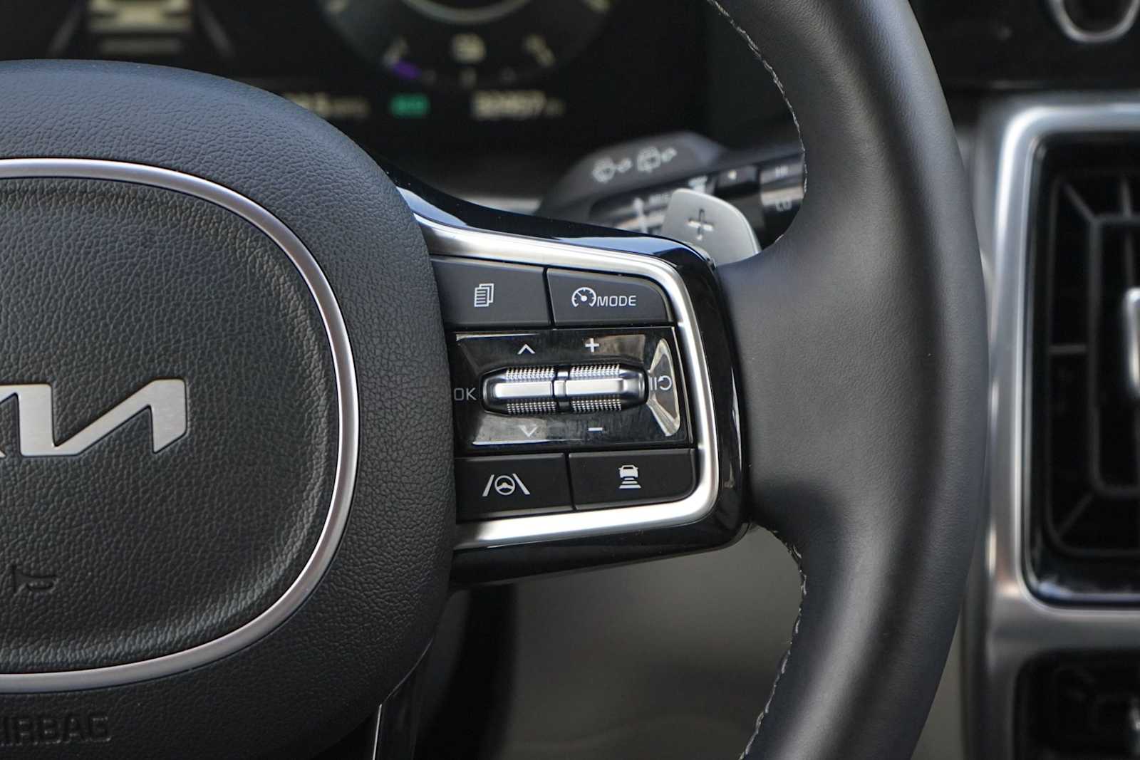 Thumbnail: 2023 Kia Sorento - 18