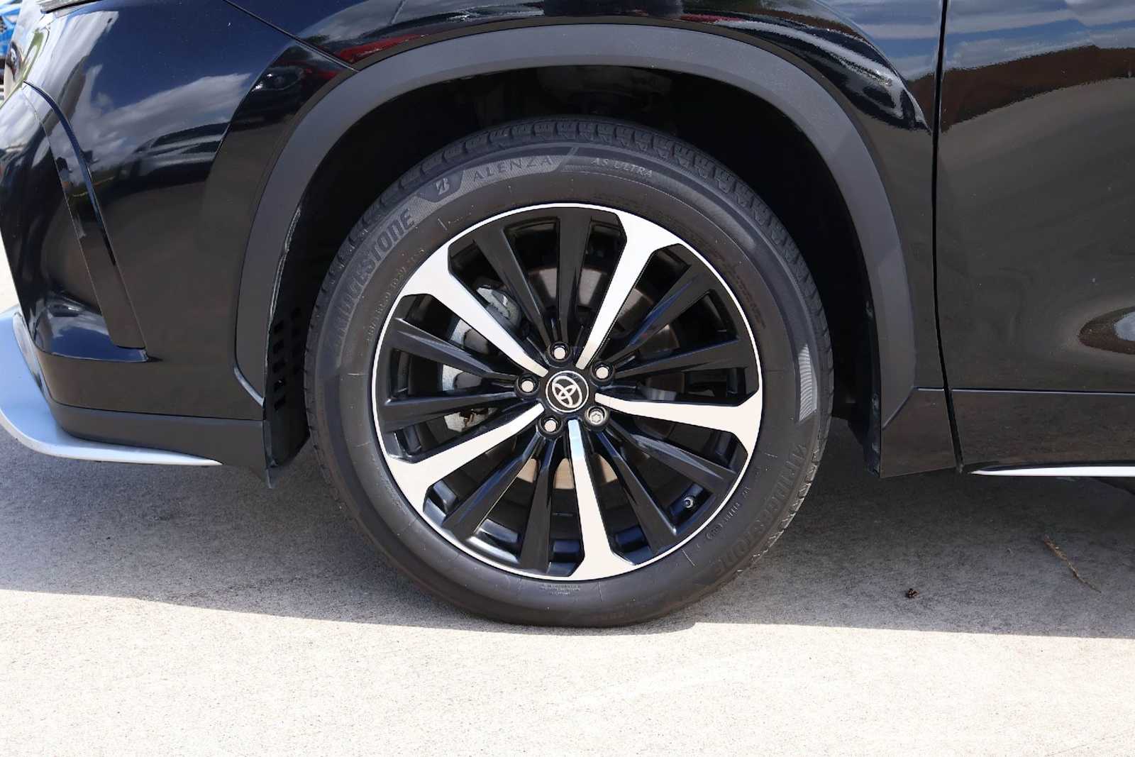 Thumbnail: 2021 Toyota Highlander - 8