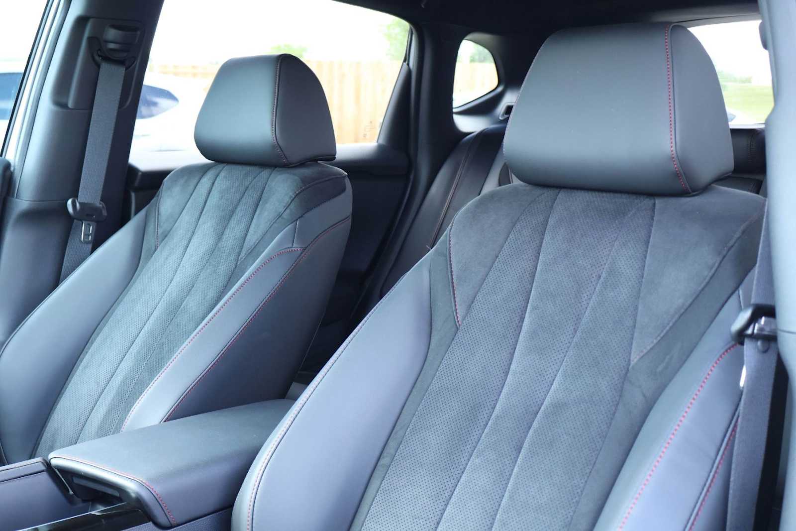 Thumbnail: 2025 Acura ADX - 11