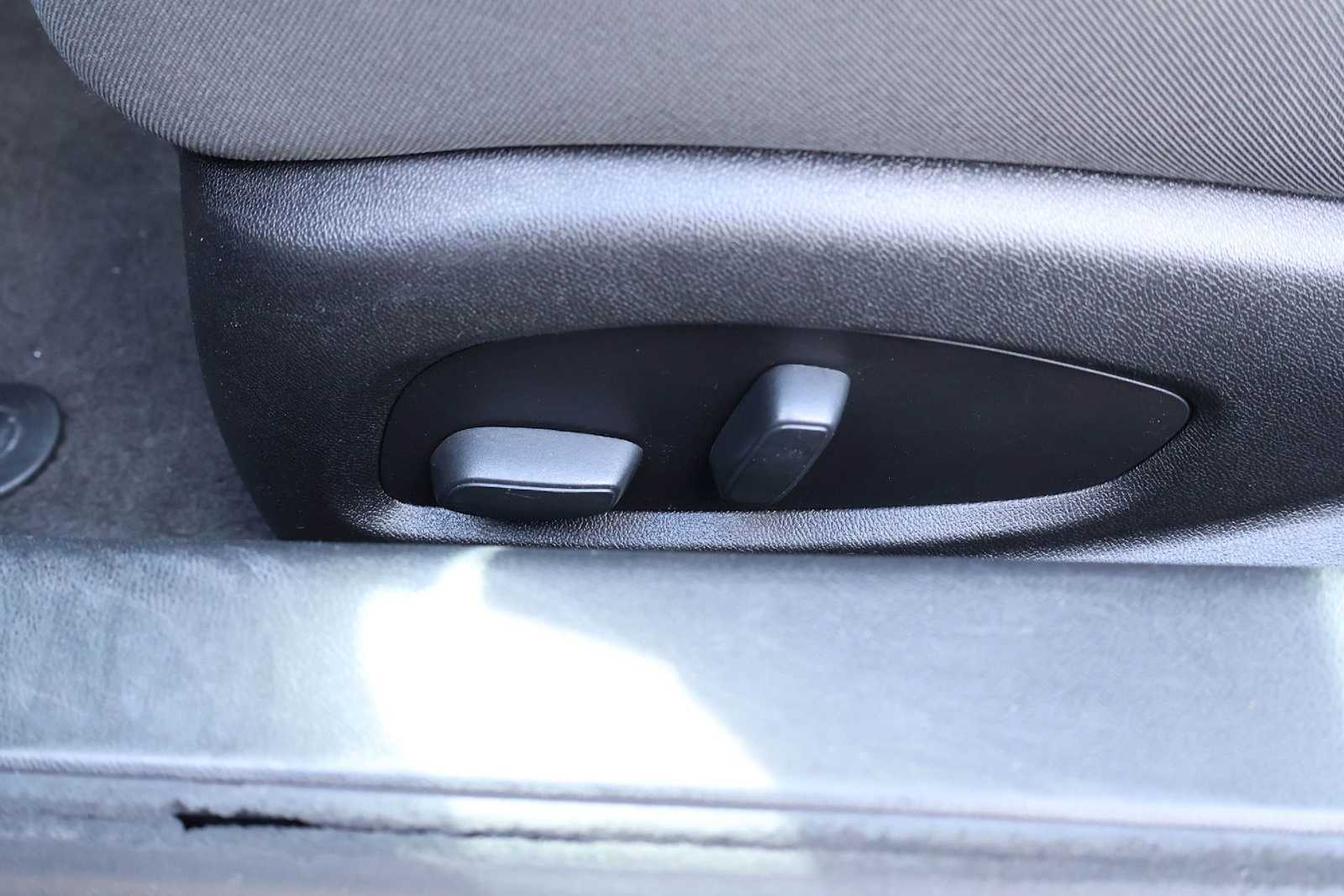 Thumbnail: 2018 Chevrolet Camaro - 23