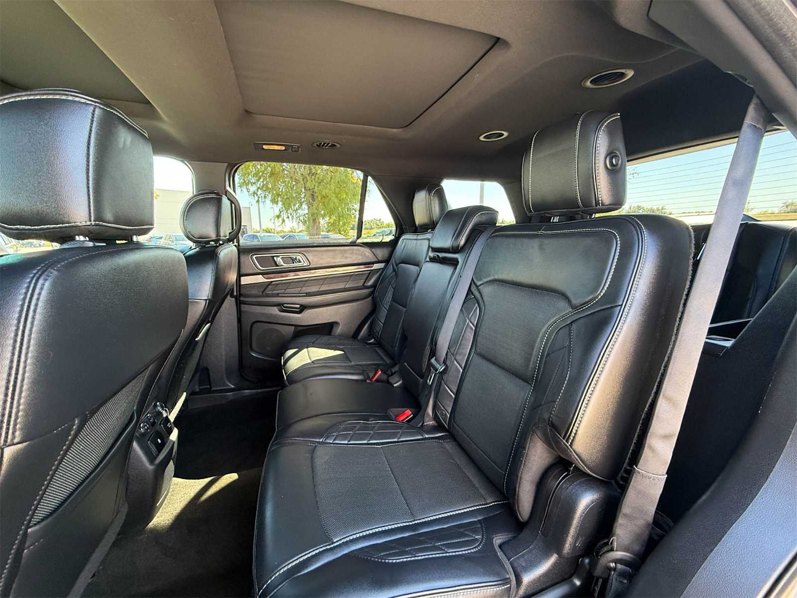 Thumbnail: 2016 Ford Explorer - 13