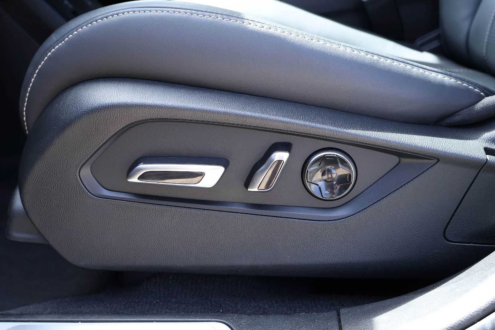 Thumbnail: 2024 Acura RDX - 24