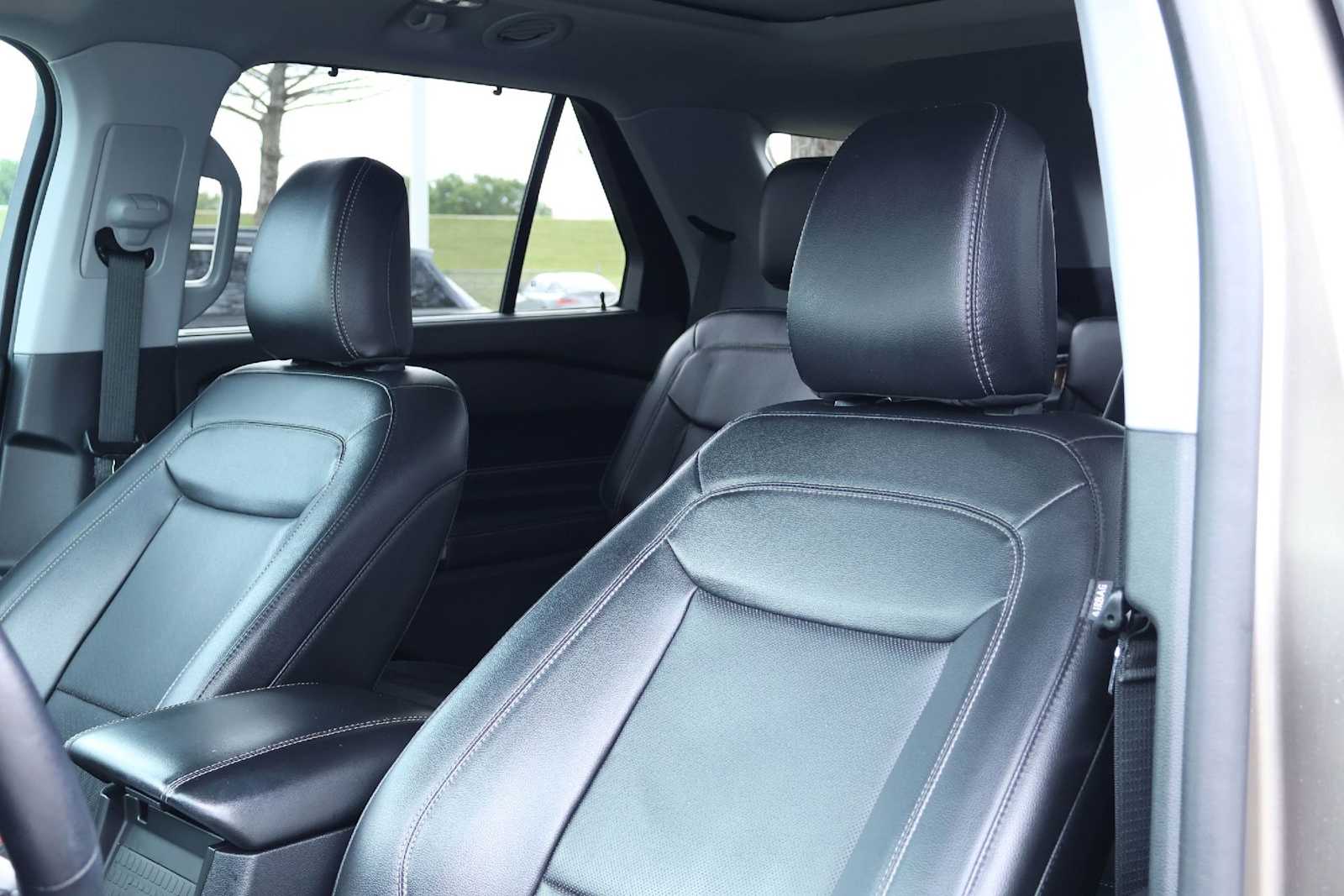 Thumbnail: 2021 Ford Explorer - 11