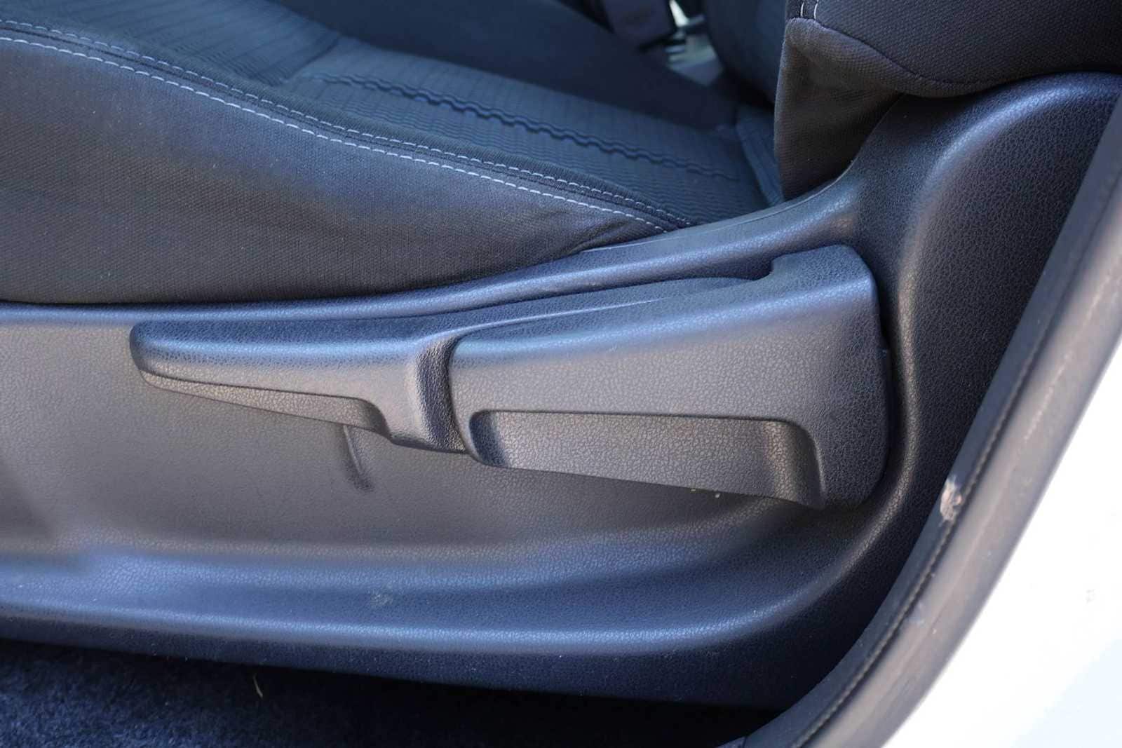 Thumbnail: 2016 Nissan Versa Note - 24