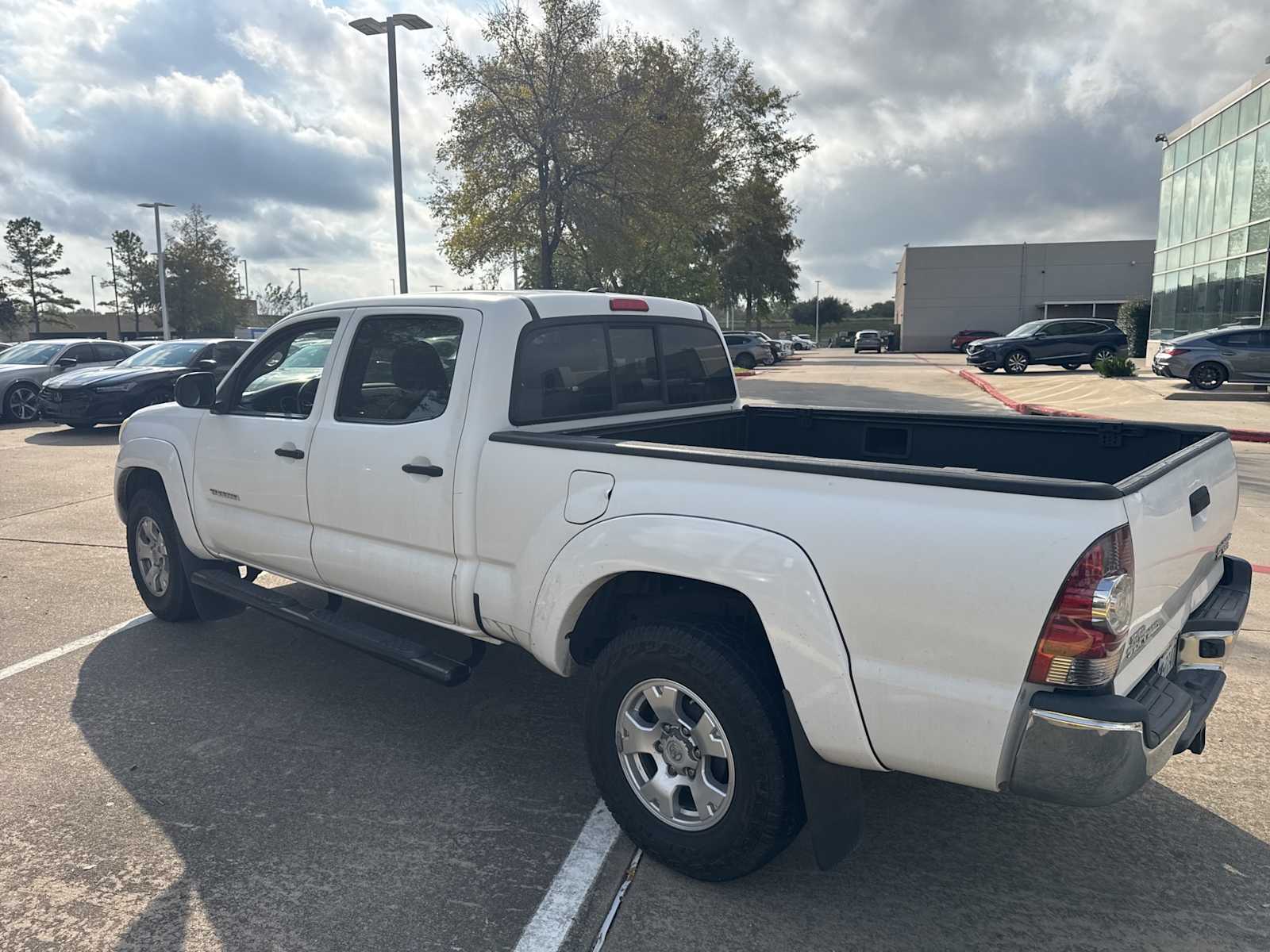 Thumbnail: 2011 Toyota Tacoma - 5