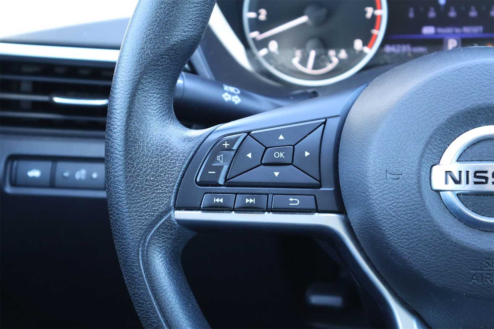 Thumbnail: 2020 Nissan Altima - 22