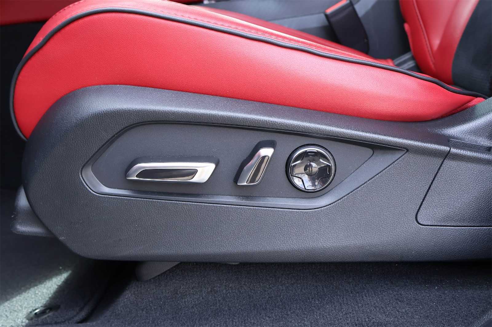 Thumbnail: 2025 Acura MDX - 24